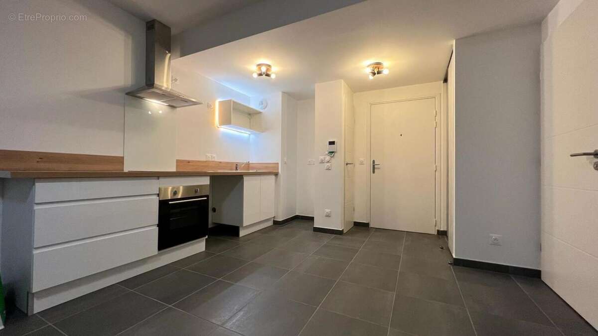 Photo 6 - Appartement à LA TOUR-DE-SALVAGNY