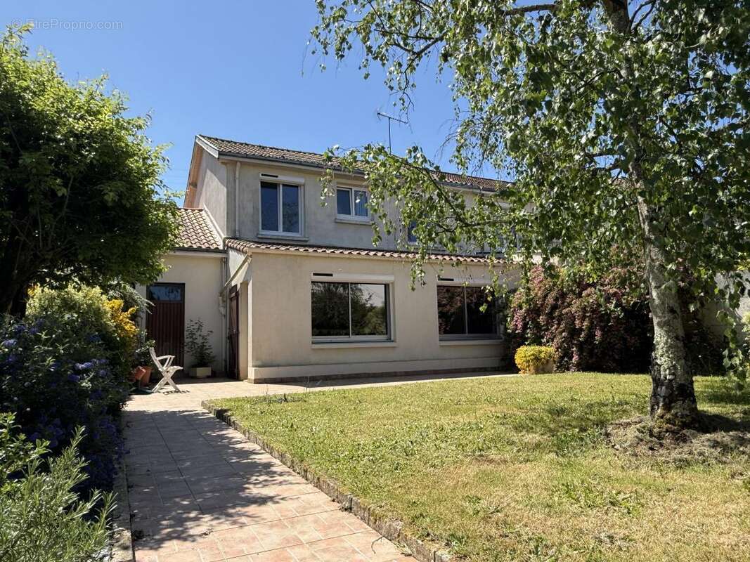 Maison 121 m² à Cholet  - photo 2