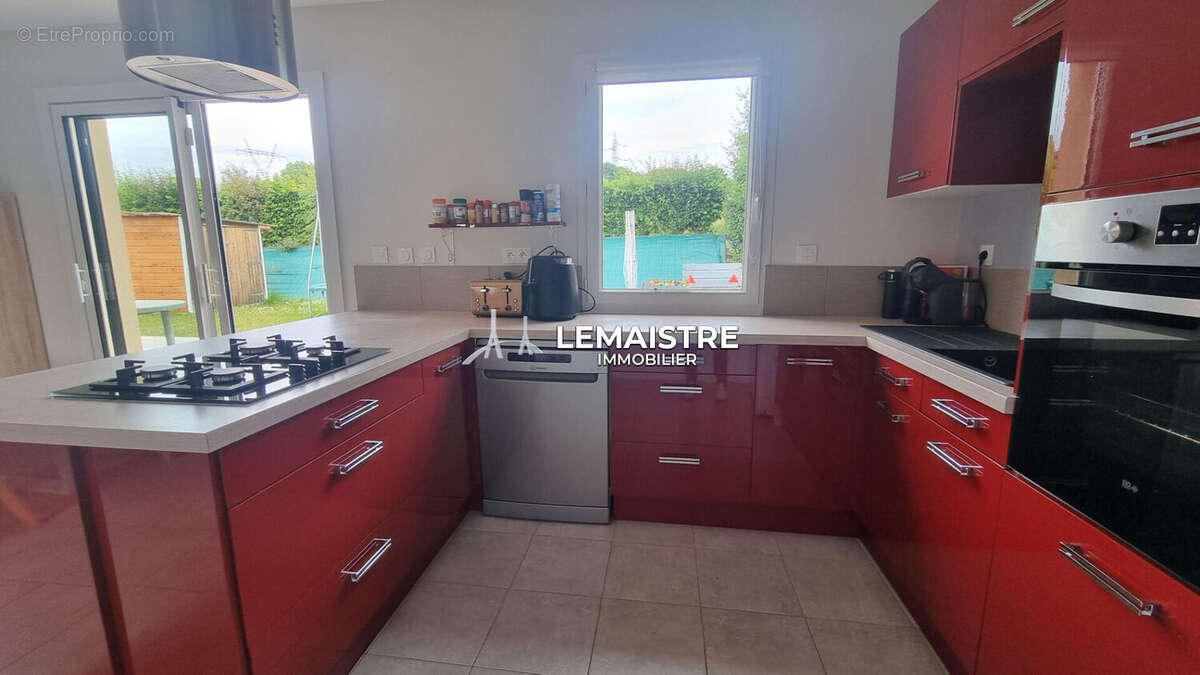 Maison à SAINT-PIERRE-DE-MANNEVILLE