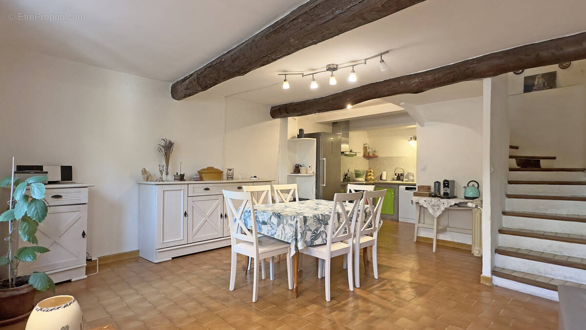 Maison à SOLLIES-TOUCAS