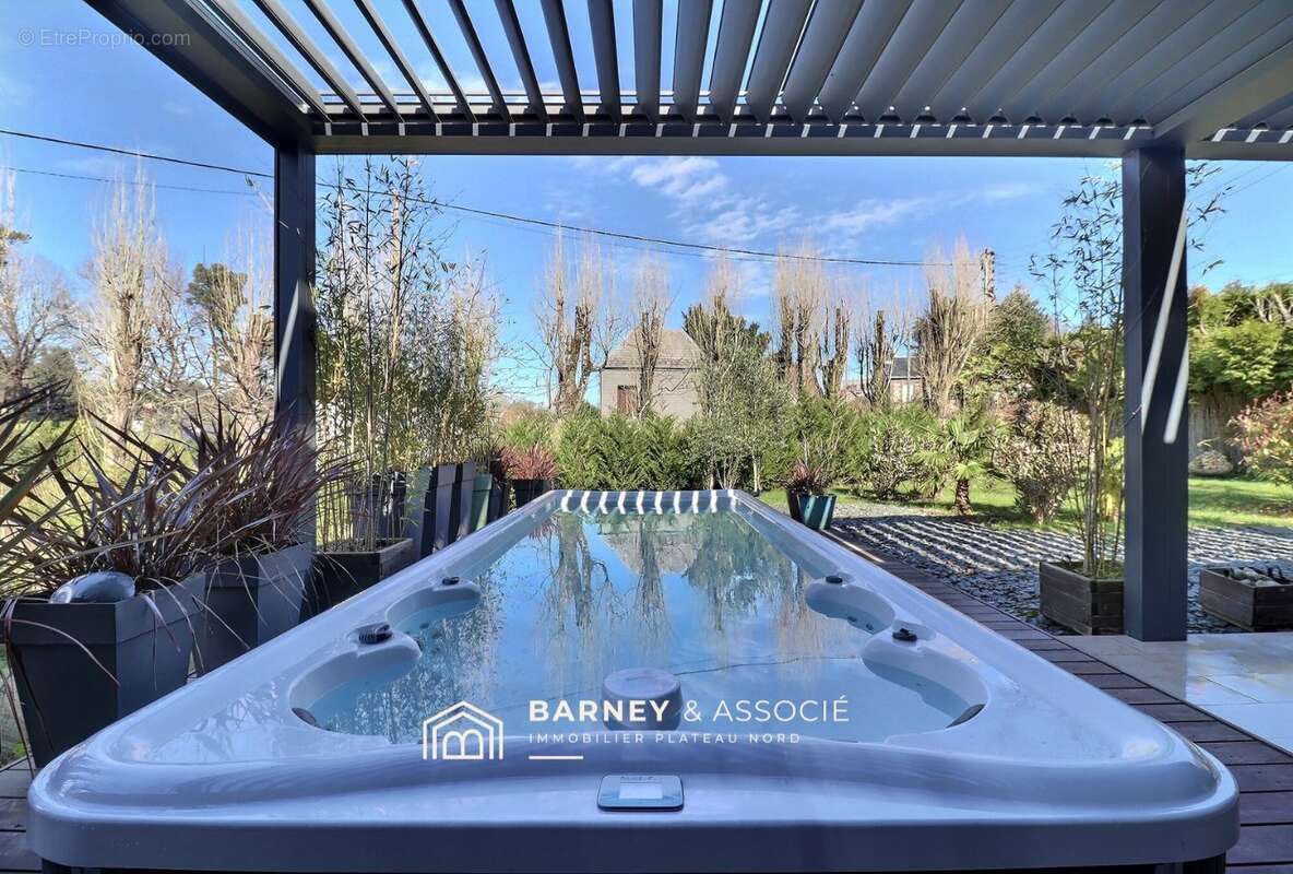 Maison à MONT-SAINT-AIGNAN