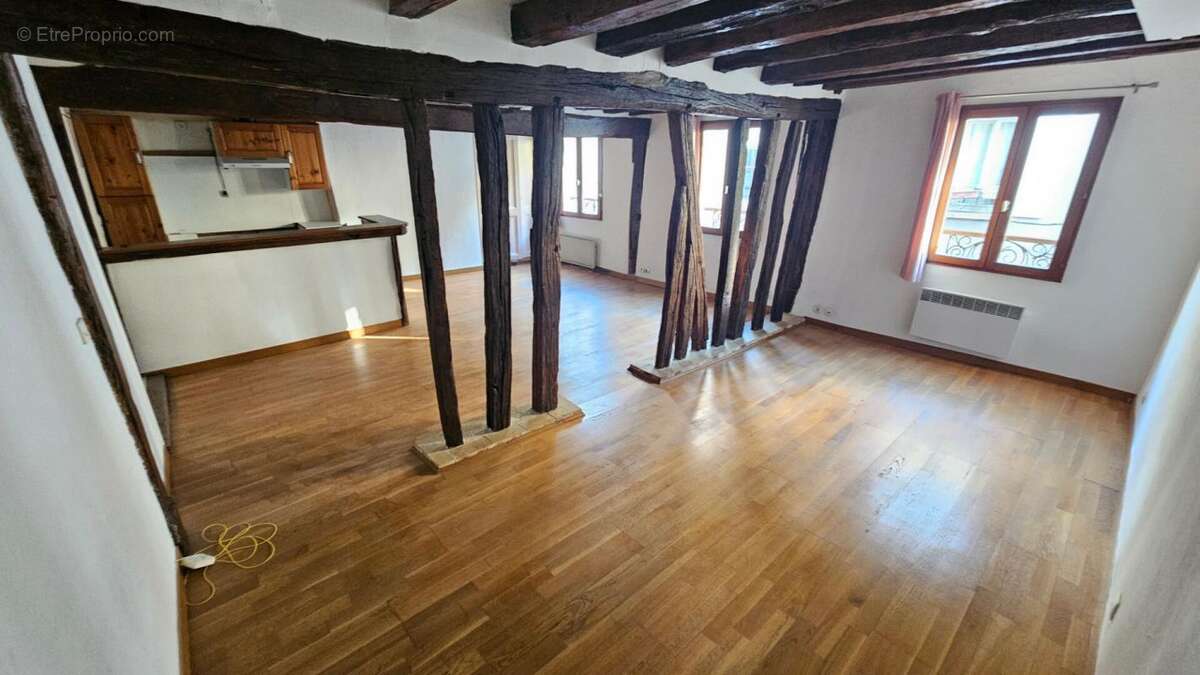 Appartement à HOUDAN