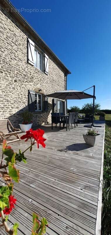 Maison à VIC-DE-CHASSENAY