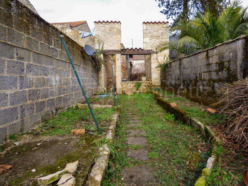 Maison à SAUZE-VAUSSAIS