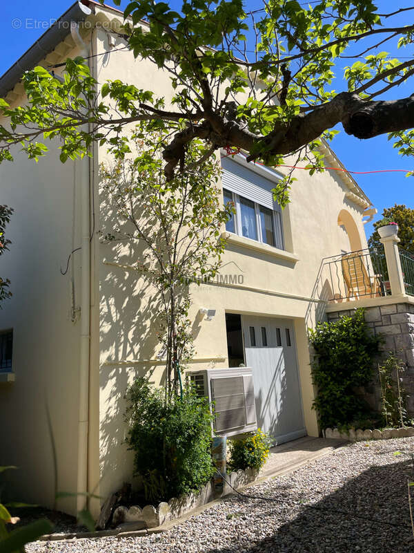Maison à DOUZENS
