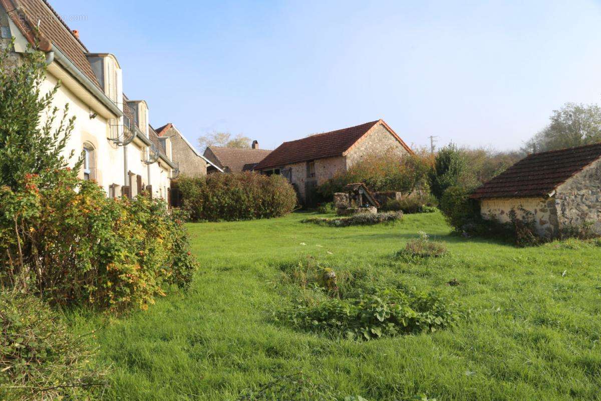 Maison à SAINT-DIDIER-SUR-ARROUX