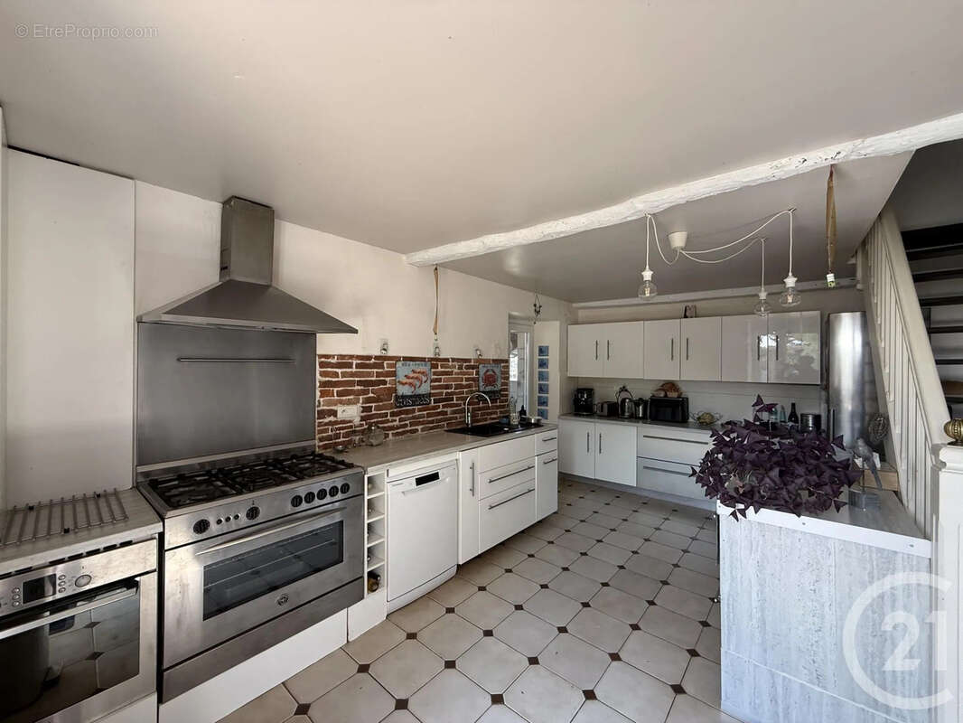 Maison 285 m² à Orthez  - photo 7