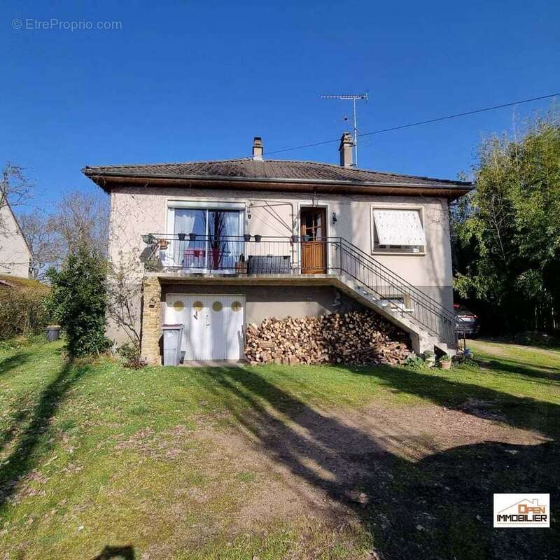 Maison à MONTGIVRAY