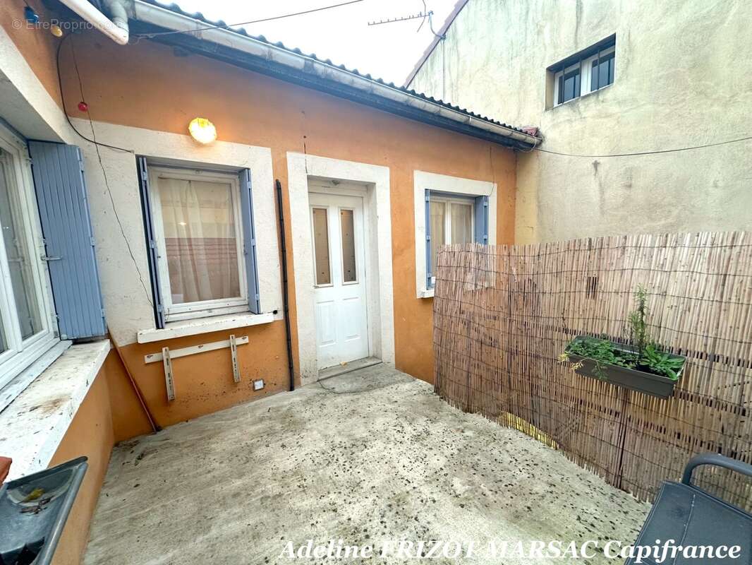 Appartement type maisonnette 54m2- terrasse - 1 chambre - mezzanine - buanderie - cave - photo 7