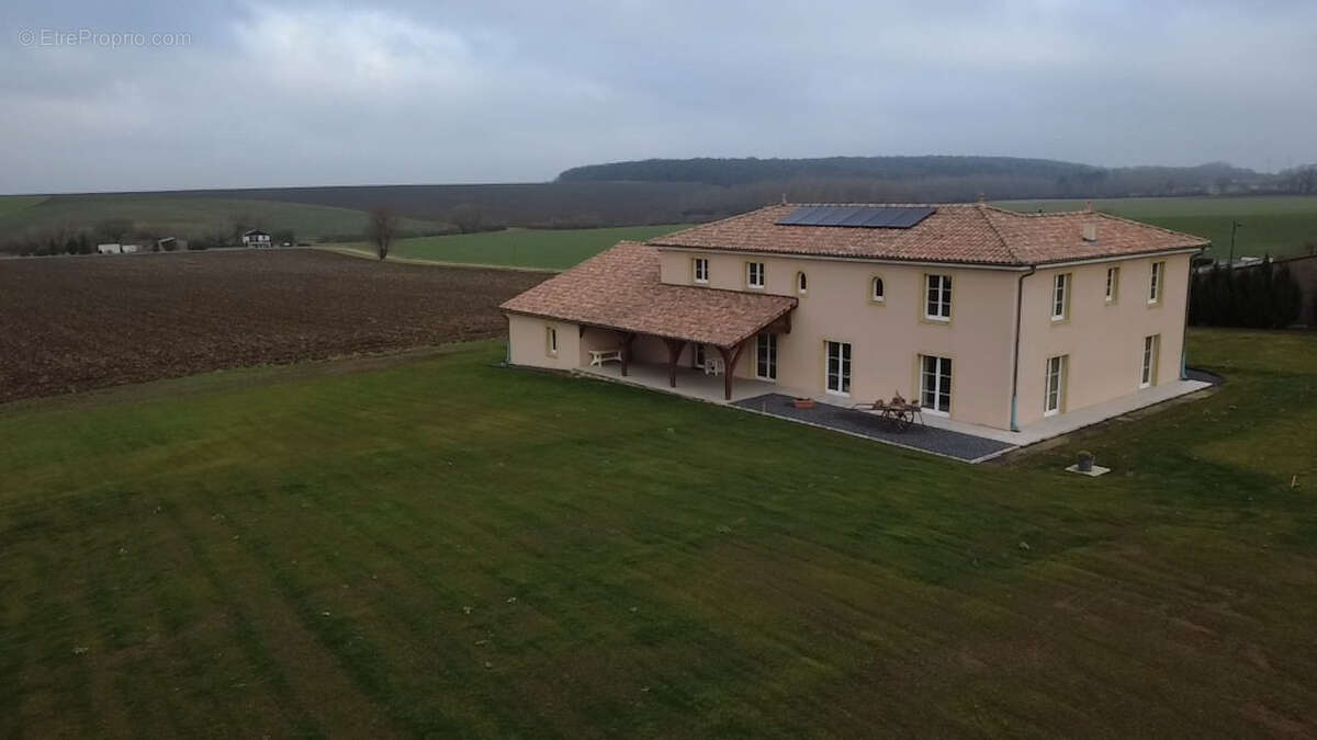 Maison à LOUVIGNY