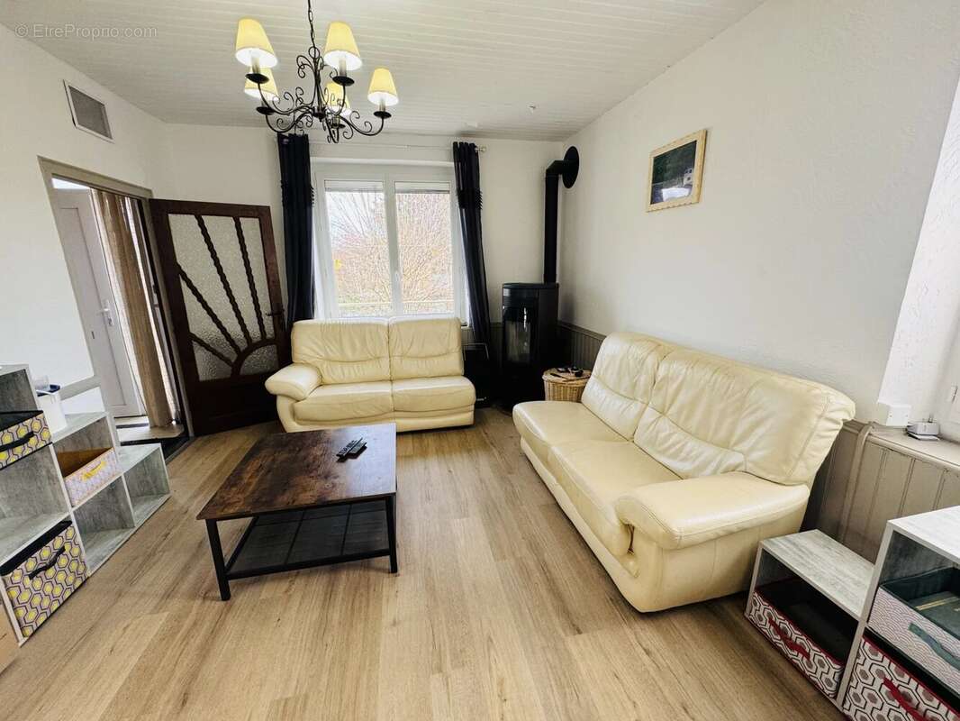 Maison à LA SALVETAT-PEYRALES