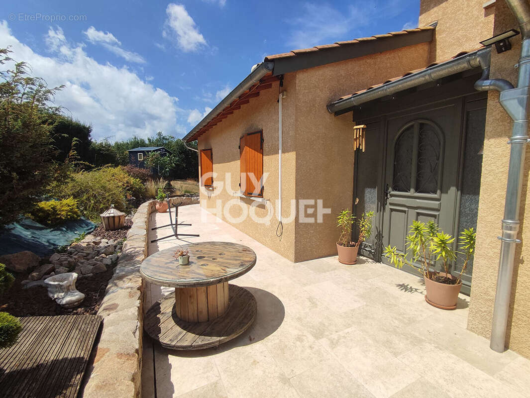 Maison à BOISSET-SAINT-PRIEST