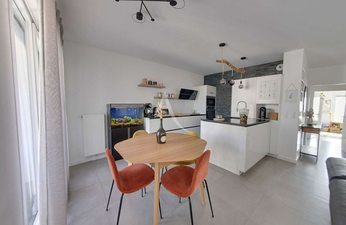 Appartement à LE PERREUX-SUR-MARNE