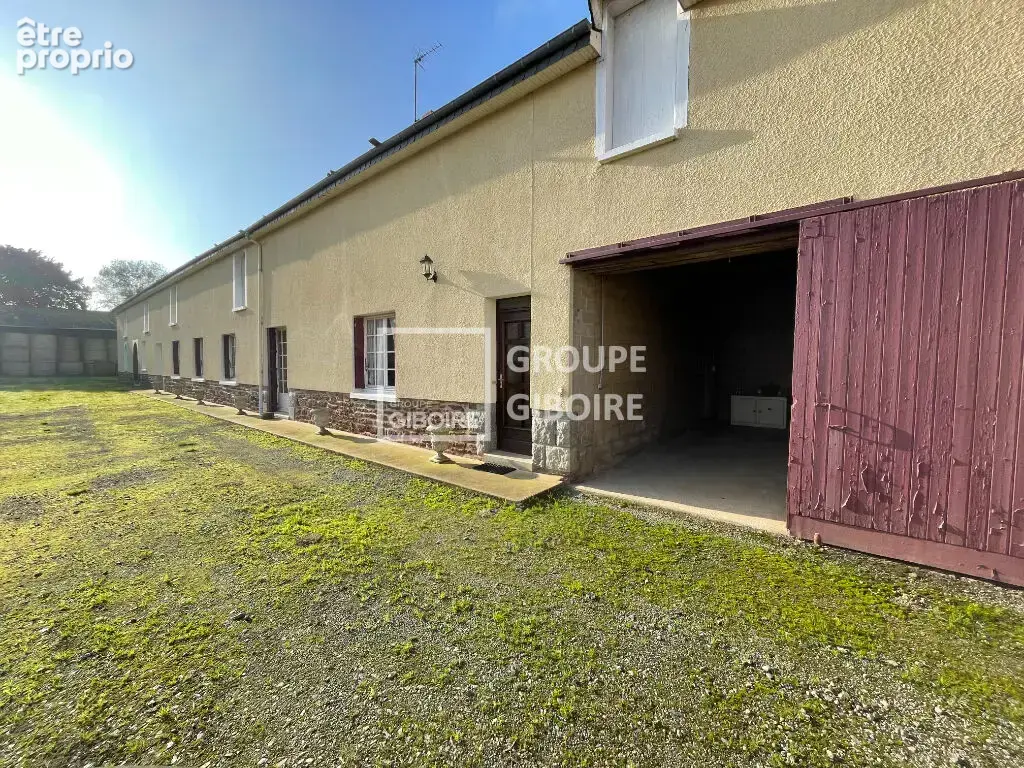 A VENDRE - Agence GIBOIRE PACE - Longère de 130 m² environ avec plusieurs dépendances à Saint Gilles étang de la motte - photo 2