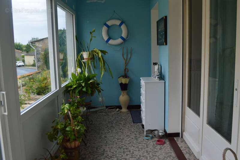 Maison à MORTAGNE-SUR-GIRONDE