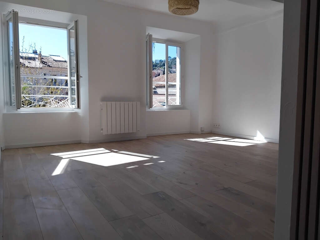 Appartement à HYERES