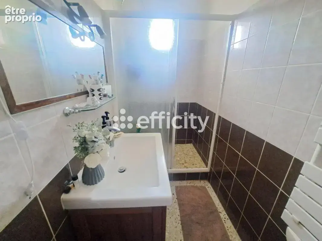 Maison 5 pièces 110 m² à vendre à Villelaure (84530) - photo 3