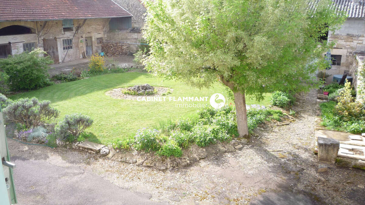 Maison à BAIGNEUX-LES-JUIFS