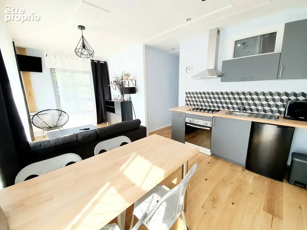 Vannes centre-ville   Élégant immeuble de caractère de 4 appartements rénovés - photo 2