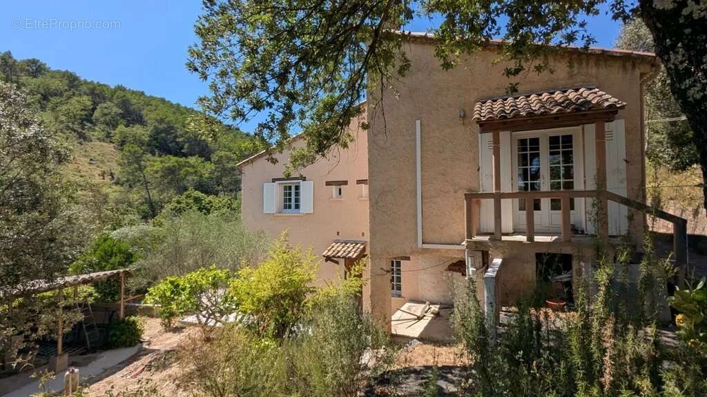 Maison à ENTRECASTEAUX