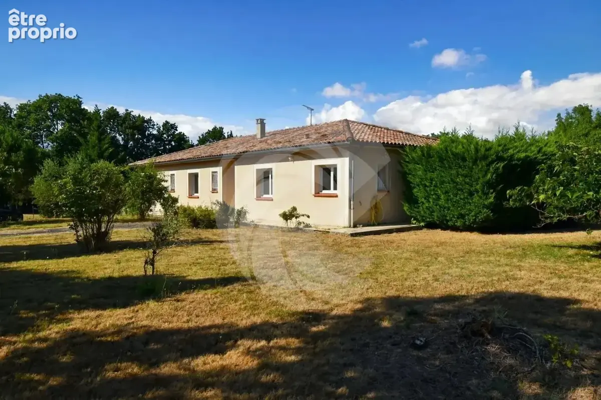 Maison T5 de 2003 avec sous-sol complet et grand terrain à Mirabel - photo 1