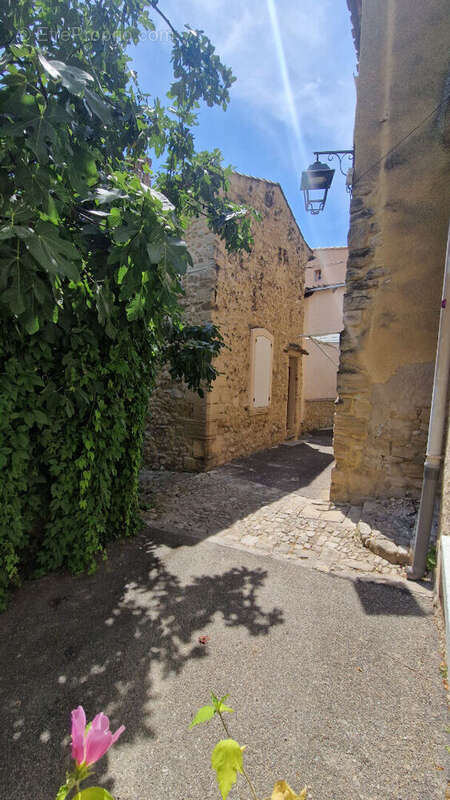 Maison à MAZAN