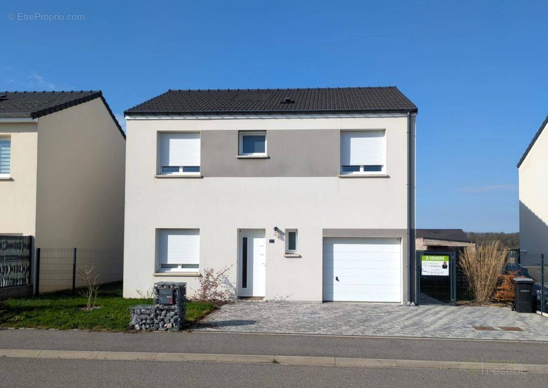 Maison à COURCELLES-CHAUSSY