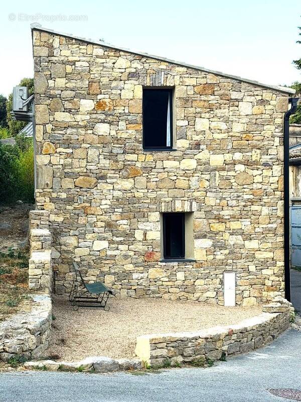 Superbe maison de caractère neuve à 20 minutes d'Uzès Vue panoramique, piscine et cadre de vie exceptionnel ! - photo 5