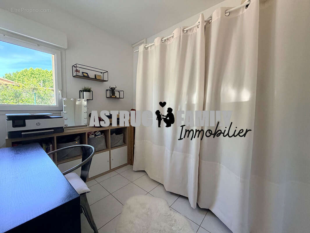 Appartement à SAINT-LAURENT-D'AIGOUZE
