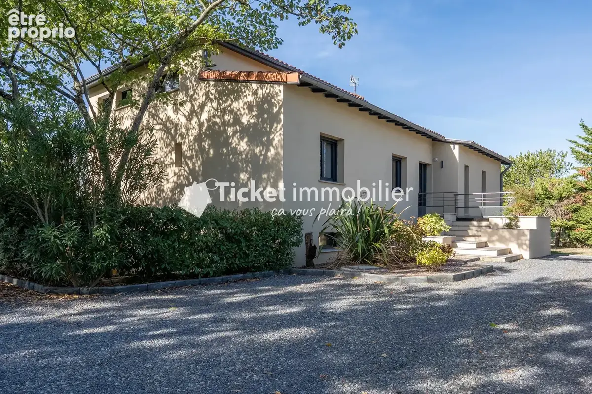 Villa 7 pièces de 304,16m2 avec piscine, carport hors couloir aérien - photo 24