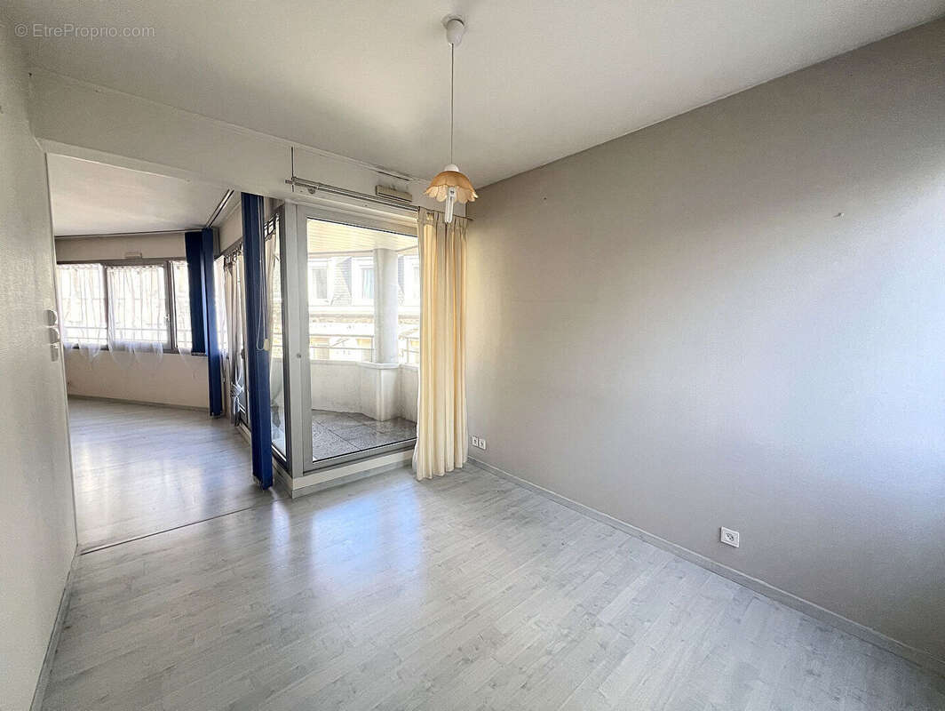 T5 de 98m², balcon terrasse, cave et parking - photo 11
