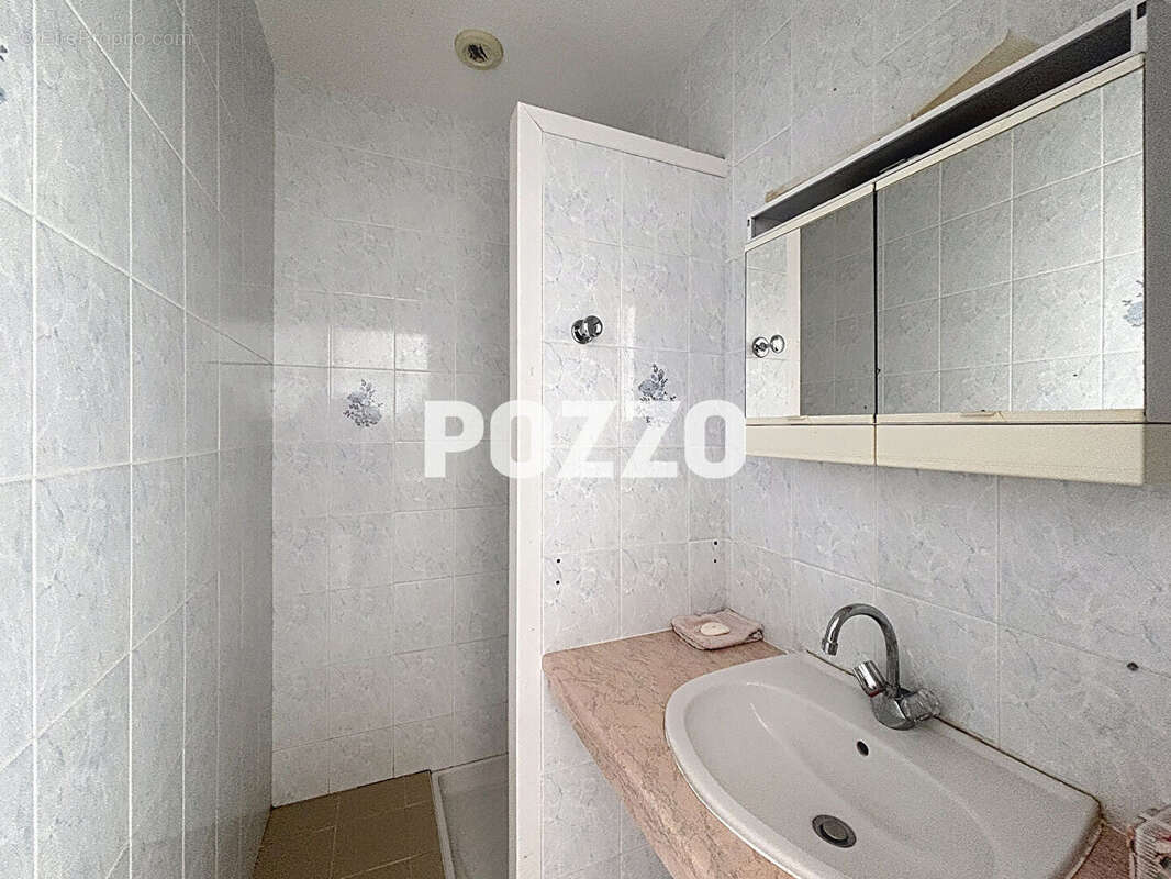 Commerce à GOUVILLE-SUR-MER