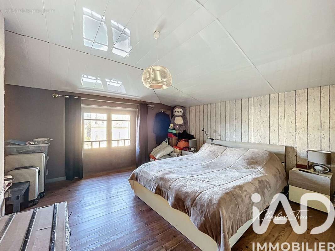 Maison 165 m² à Genissac  - photo 9