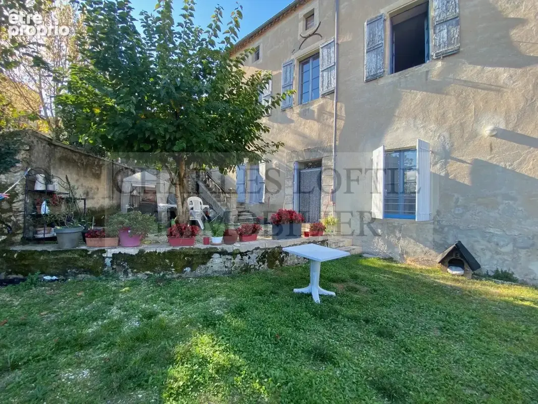 Ancienne maison bourgeoise en pierre de caractere entierement restauree en 3 appartements independants - photo 22