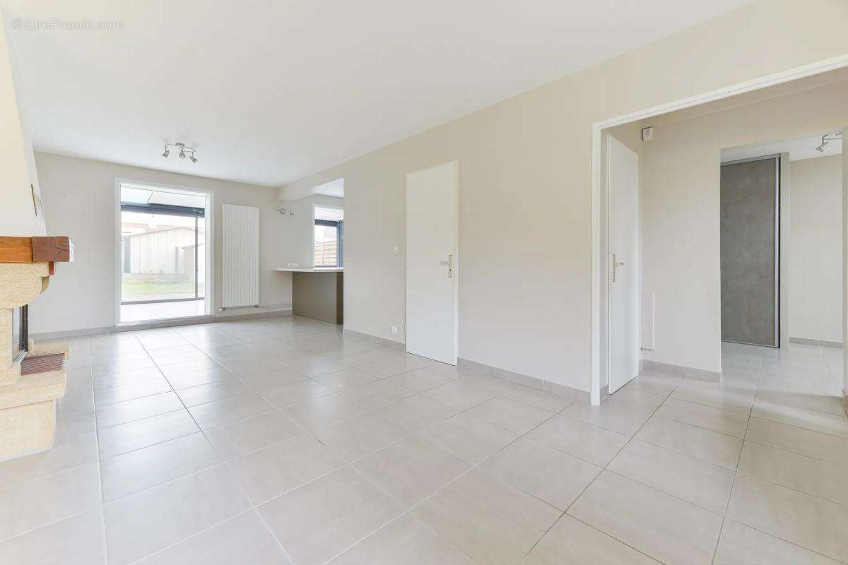 Maison à SAINT-SEBASTIEN-SUR-LOIRE