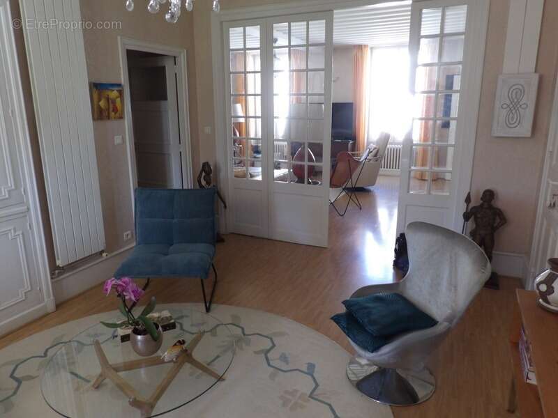 Appartement à NERIS-LES-BAINS