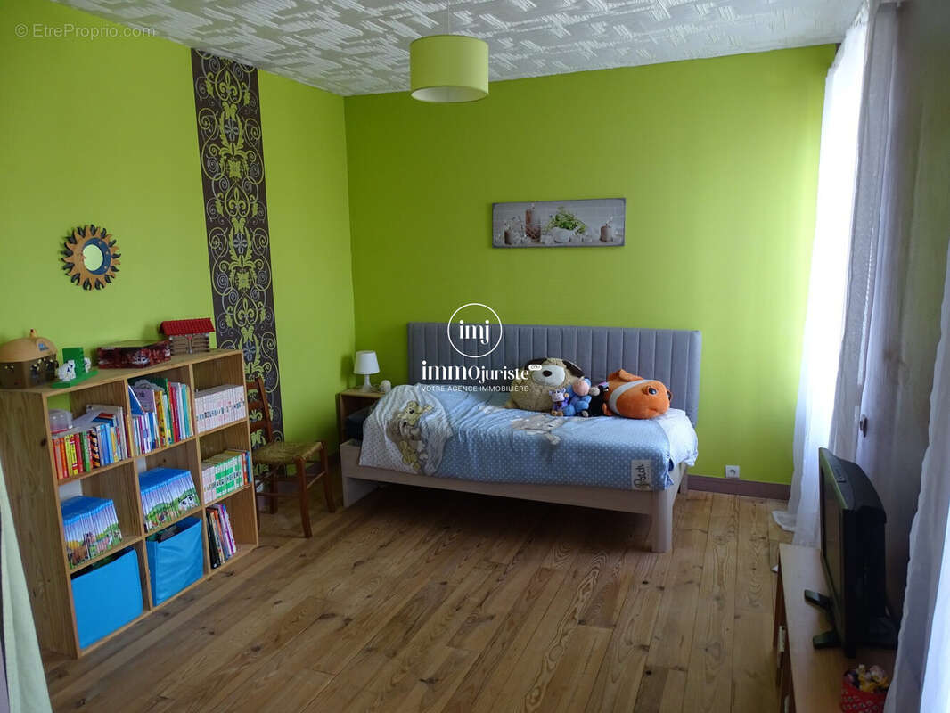 Maison 240 m² à Saint-Junien  - photo 8