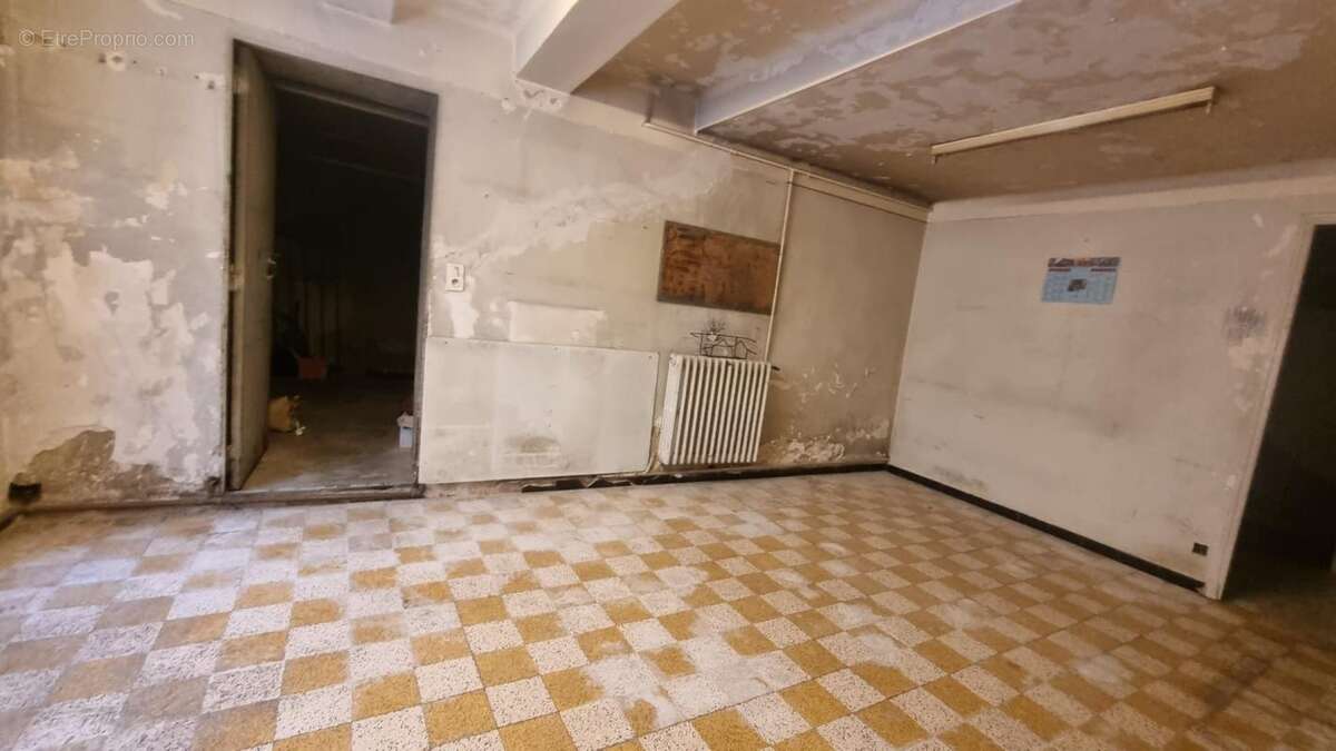 Rognes -Maison de village de caractère 130m² – garage – cave – terrasse - photo 12