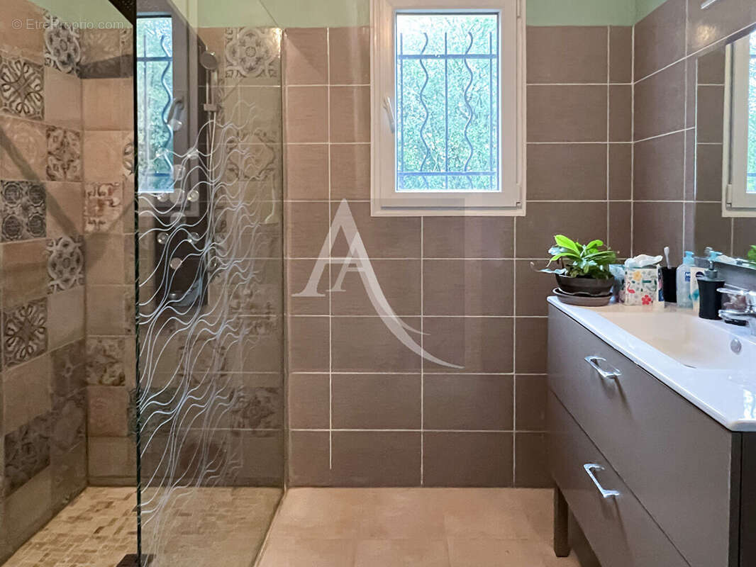 Maison à MONTAIGU-DE-QUERCY