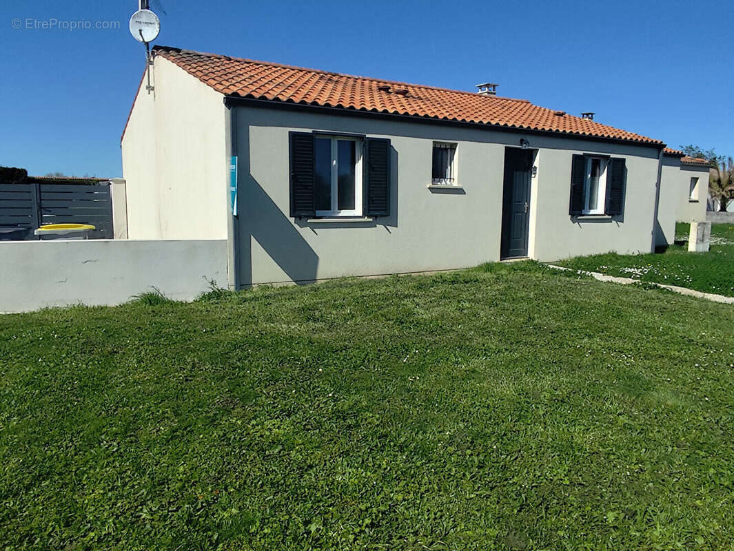 Maison à SAINT-COUTANT-LE-GRAND