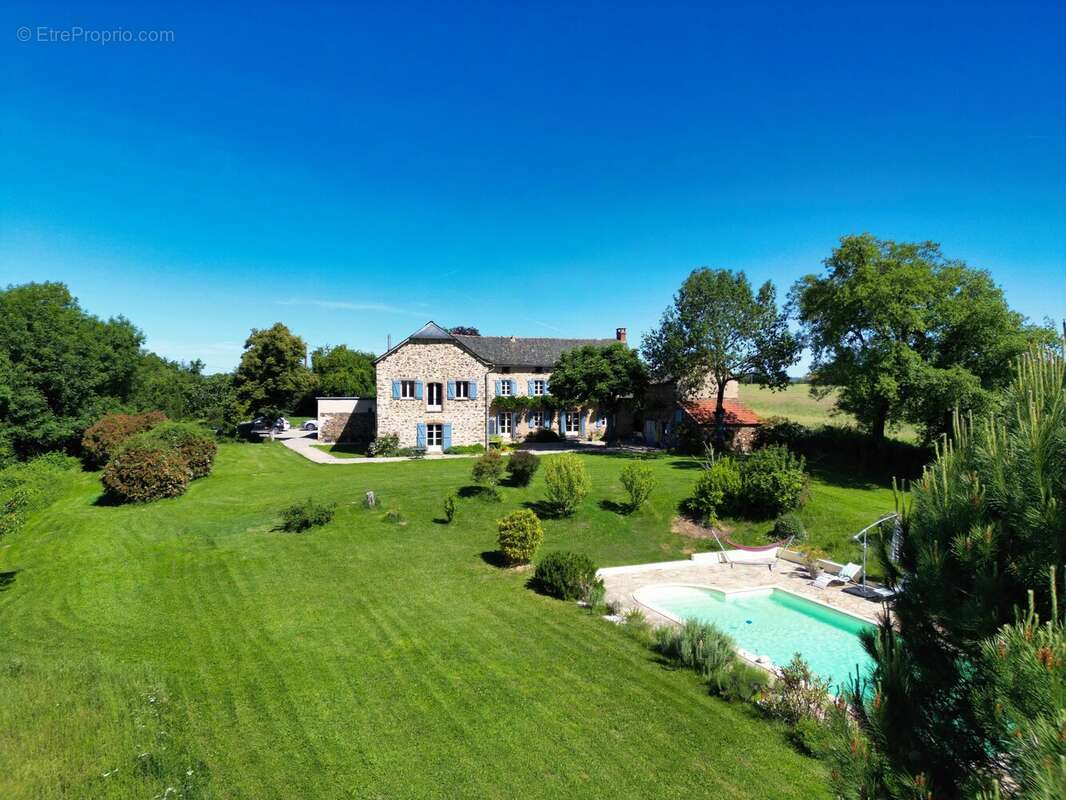 Maison à MIRANDOL-BOURGNOUNAC
