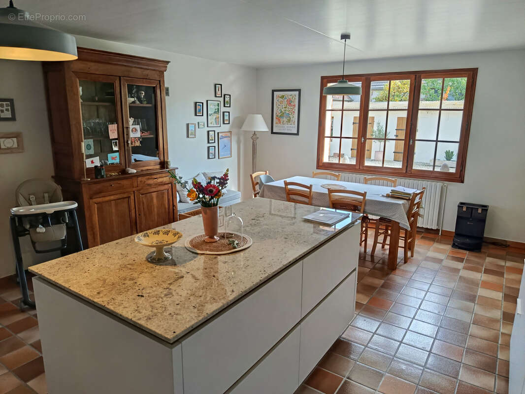 Maison à MONTCORBON