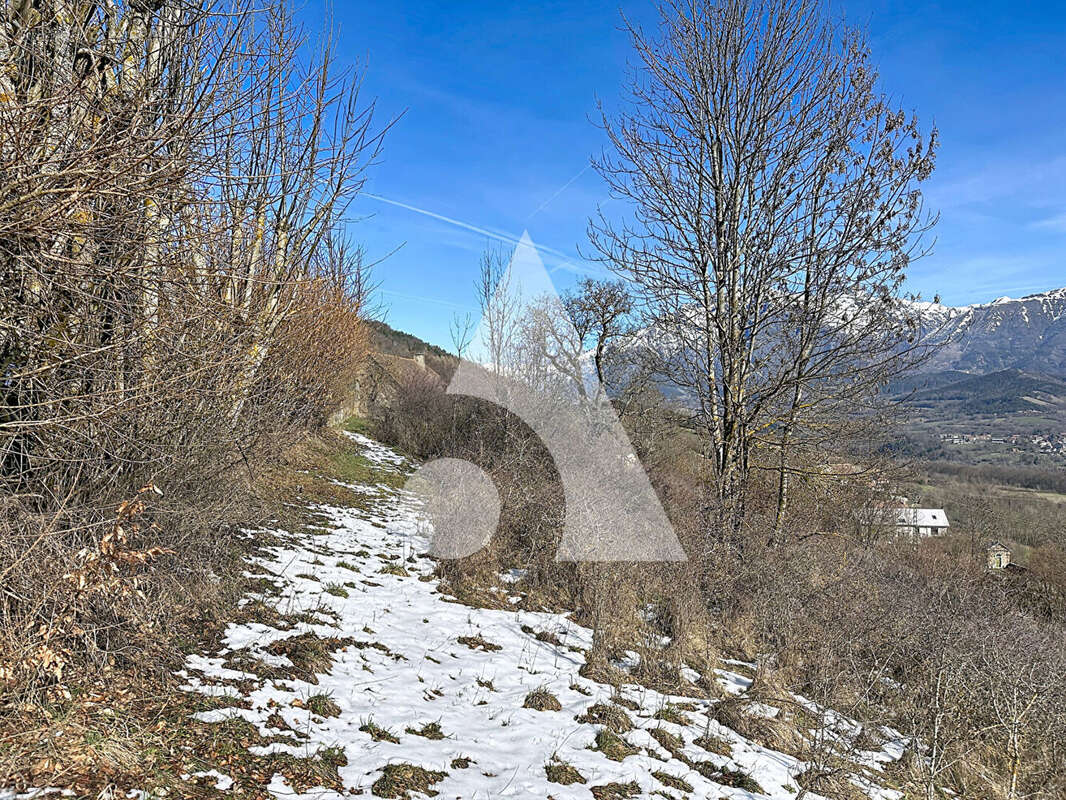 Terrain à LA FARE-EN-CHAMPSAUR