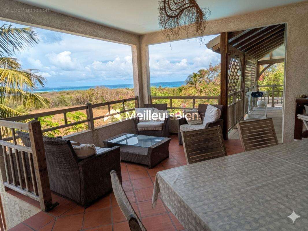 Appartement à LE MOULE