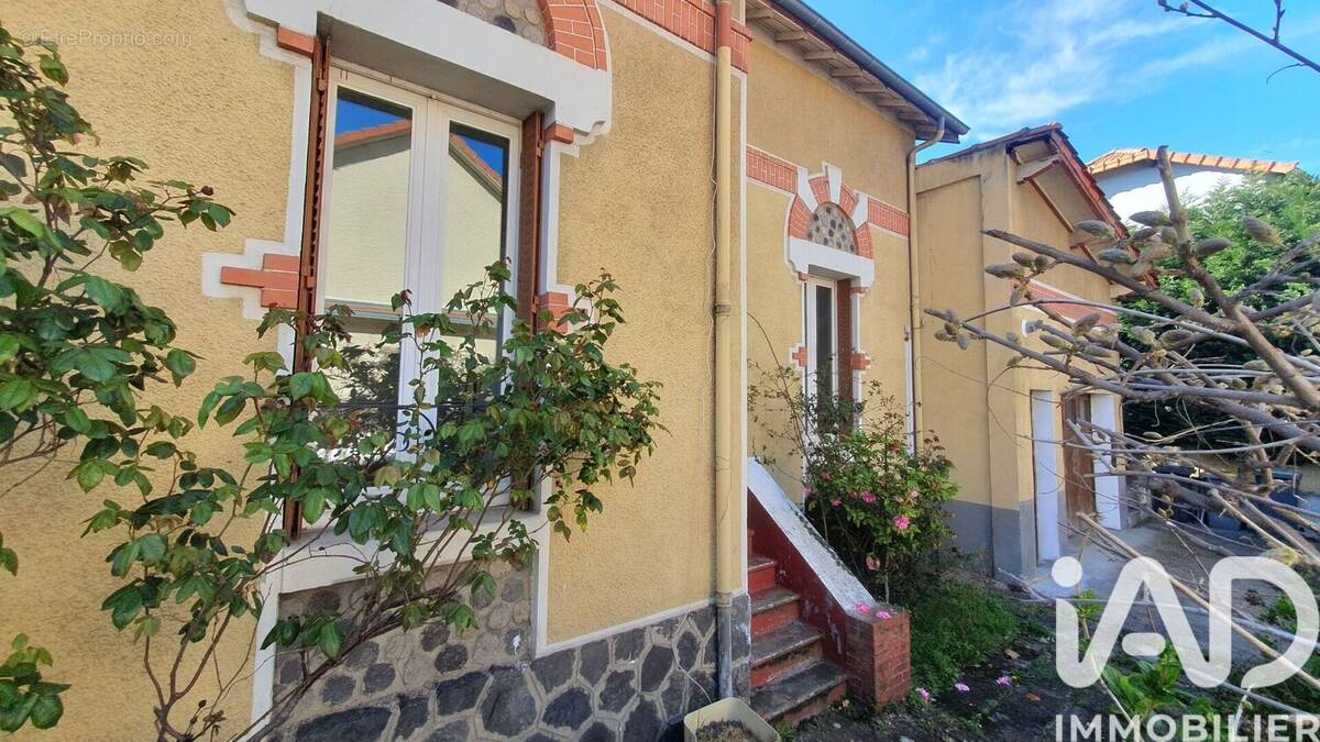 Photo 1 - Maison à CHAMALIERES