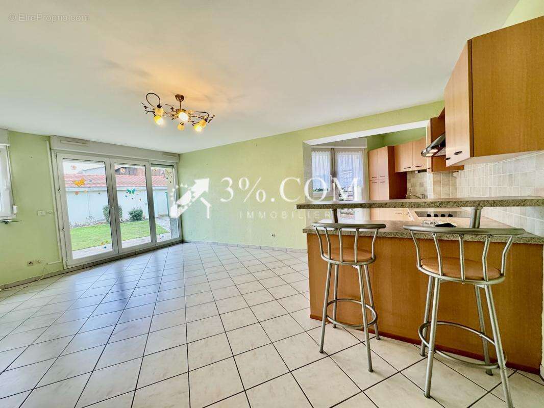 3%COM Beau F3  avec jardin de 134m2 + double garage - photo 21