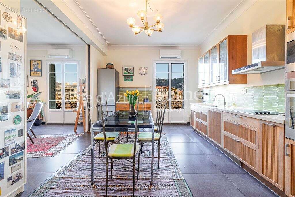 Nice Port, appartement de 90 m² en avant-dernier étage avec balcon et vue dégagée - photo 4