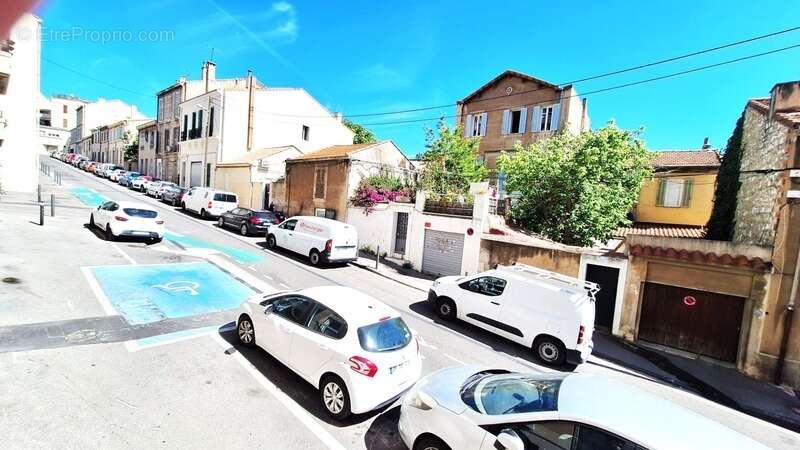 Appartement à MARSEILLE-4E