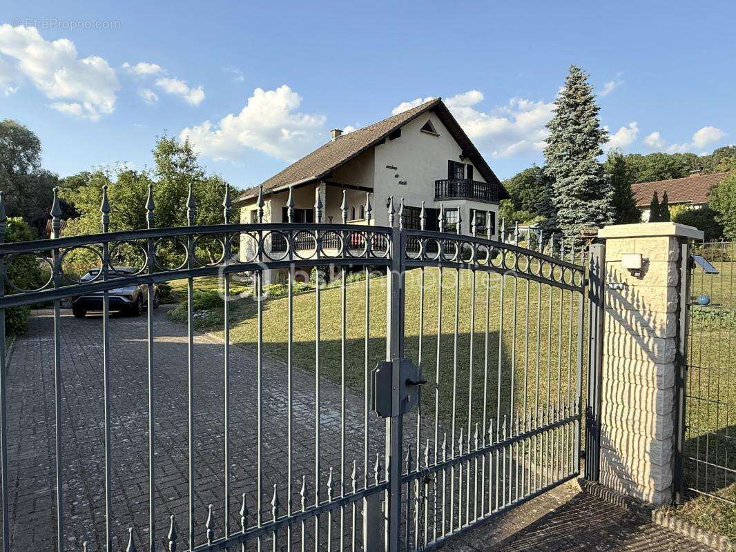 Maison à PUTTELANGE-AUX-LACS