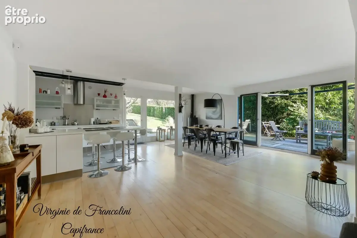 Sucy-en-Brie, Maison d'exception, parcelle de 800m², 259m² au sol, 4 chambres, 3 terrasses, jardin, garage, sous-sol - photo 3